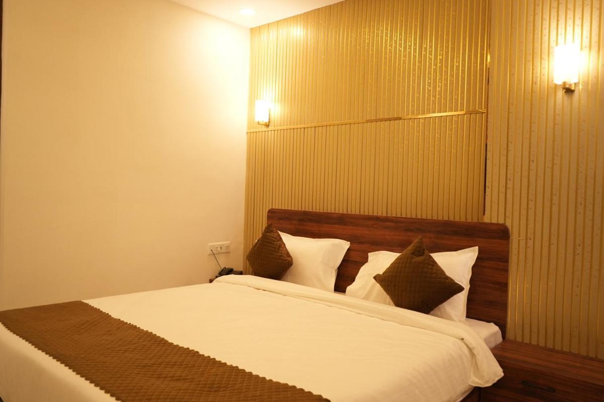 Hotel Golden Palace Lucknow Exterior photo